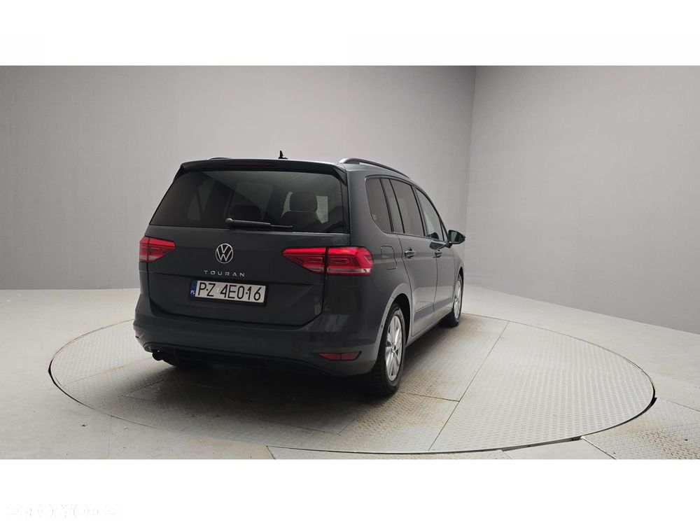 Volkswagen Touran - 5