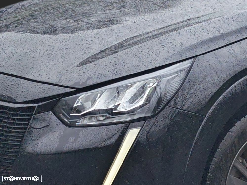 Peugeot e-208 Allure - 14