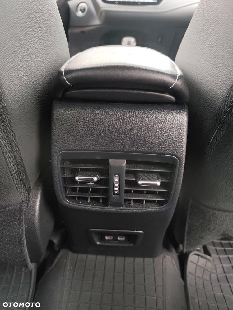 Toyota Corolla 1.8 Hybrid Executive - 22