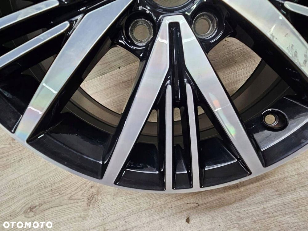 Felga VW Golf VII 5G0 6.5Jx16H2 Et46 5x112 - 6