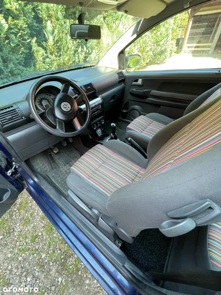 Volkswagen Fox - 2