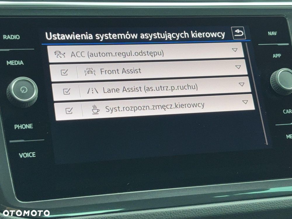 Volkswagen Tiguan - 32