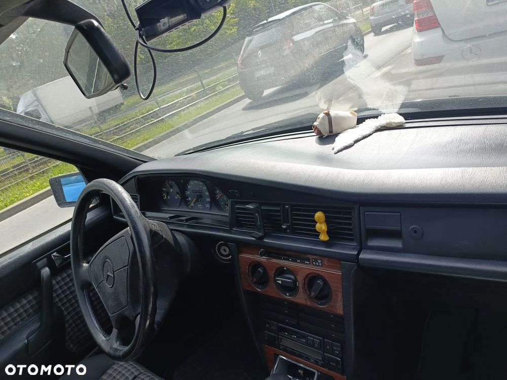 Mercedes-Benz W201 (190) - 8