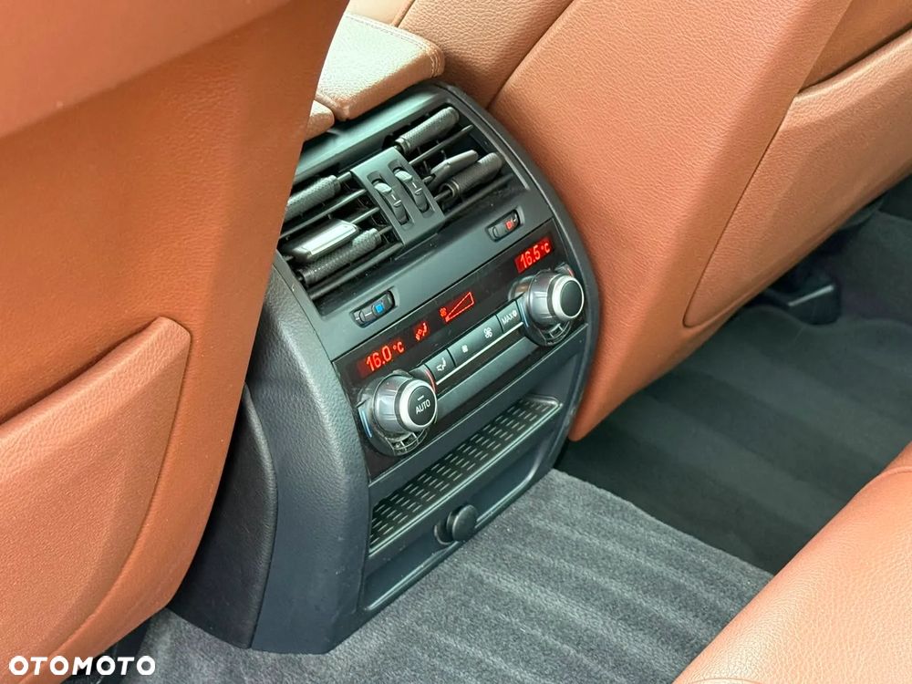 BMW Seria 5 520d - 23