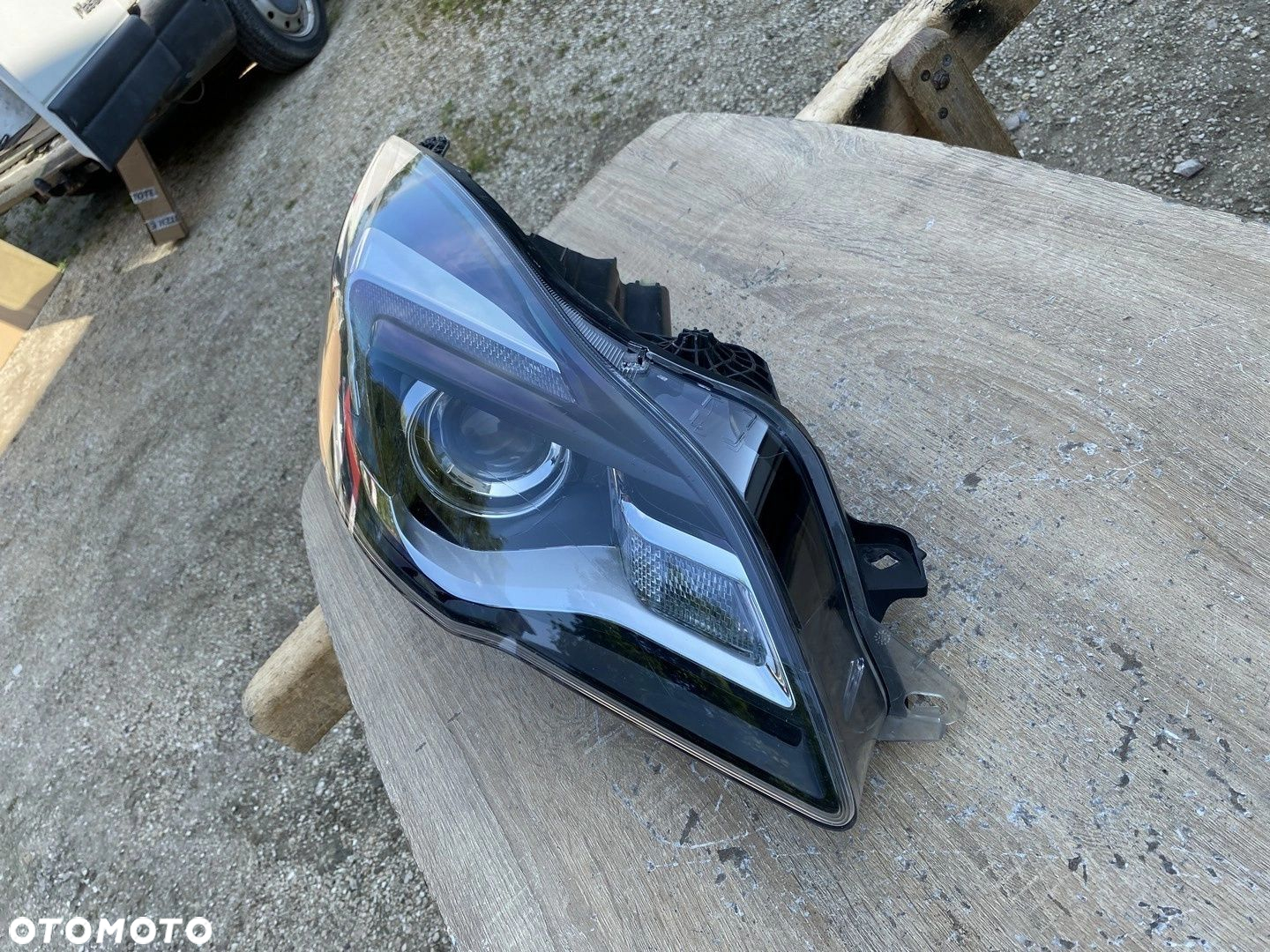 LAMPA PRZEDNIA PRAWA OPEL INSIGNIA I A LIFT 13- 13409907RH - 2