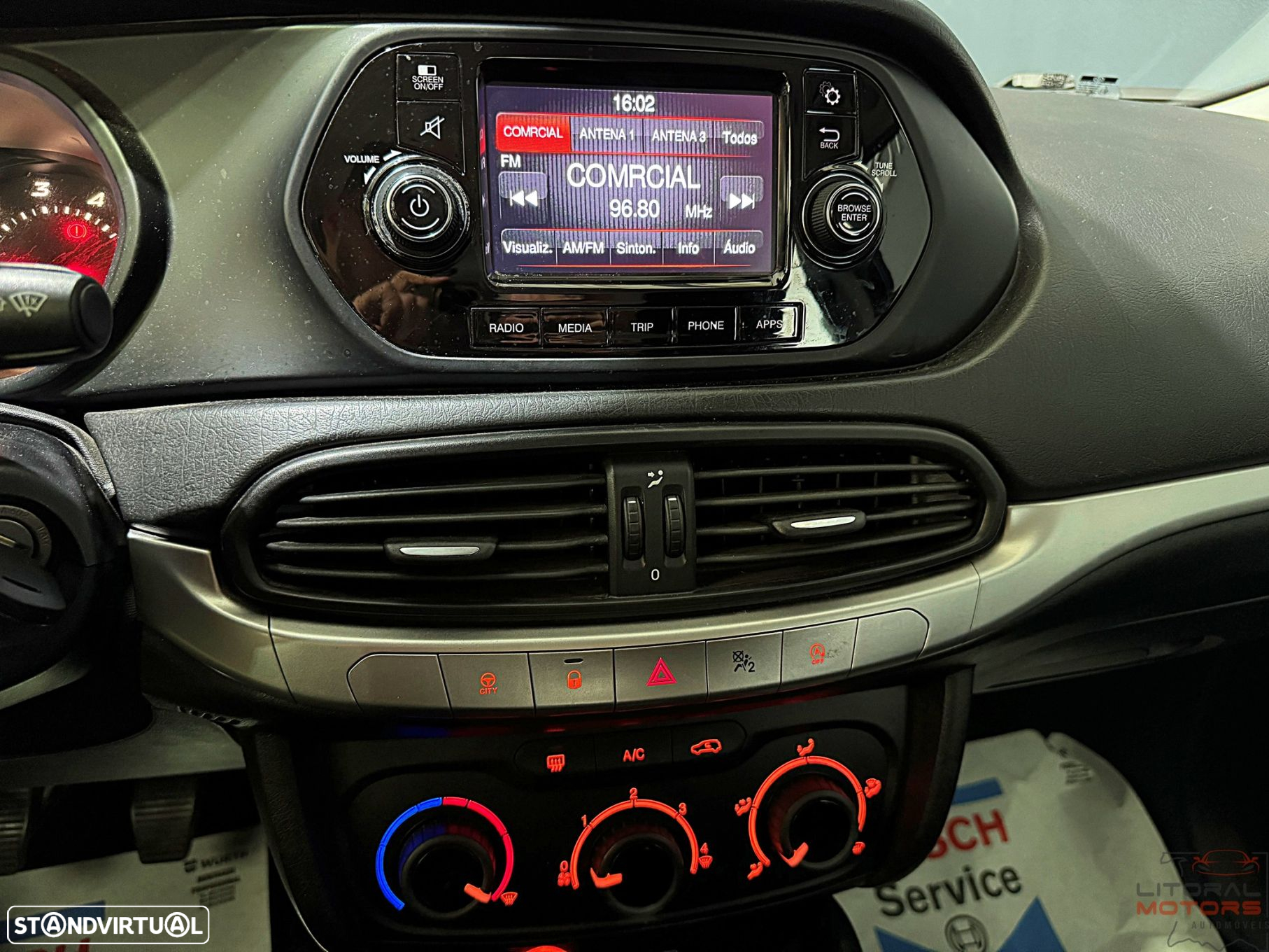 Fiat Tipo Station Wagon 1.3 M-Jet Lounge - 26