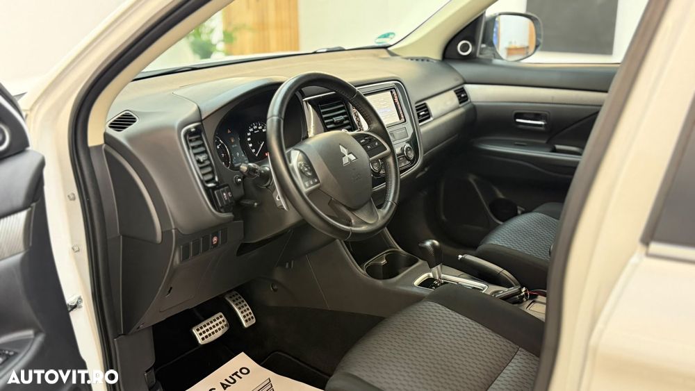 Mitsubishi Outlander - 6
