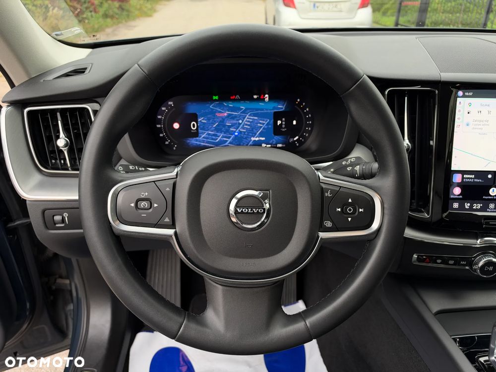 Volvo XC 60 B4 B Momentum Pro - 24