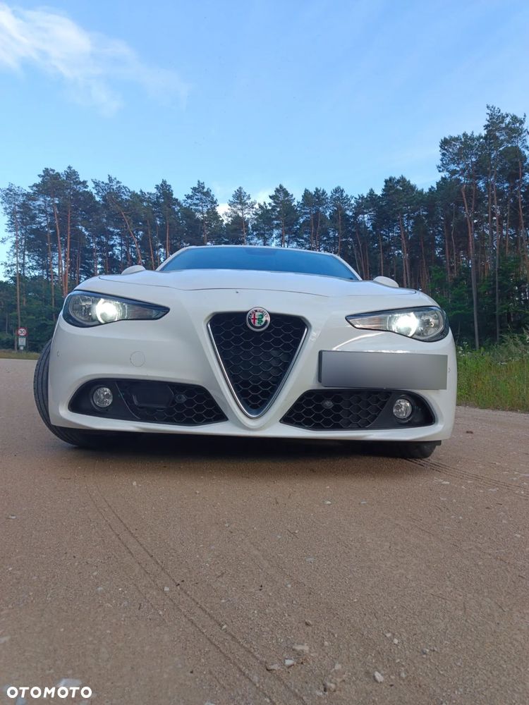 Alfa Romeo Giulia 2.0 Turbo - 19