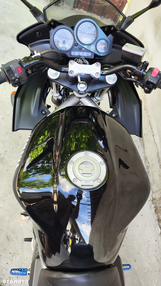 Yamaha FZS - 19