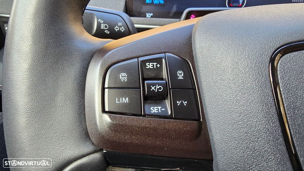 Ford Mustang Mach-E - 16