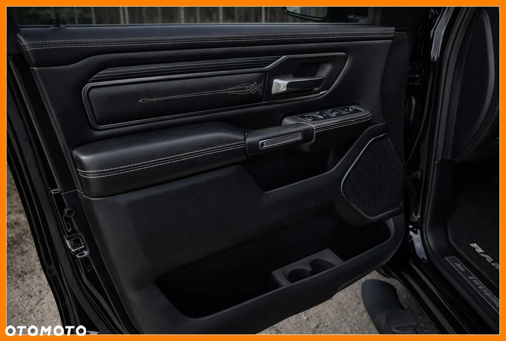 RAM 1500 Crew Cab Shortbed Limited - 10