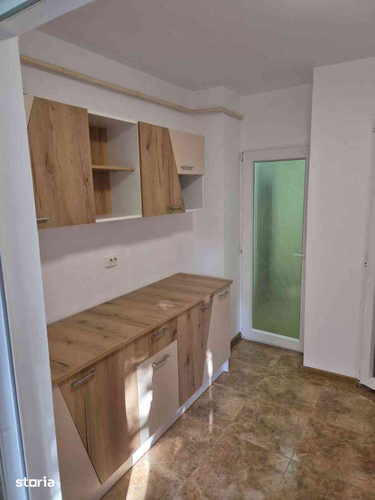 ! 2 camere ICFrimu et3/4, centrala Mobilat si Utilat — fotografia 3