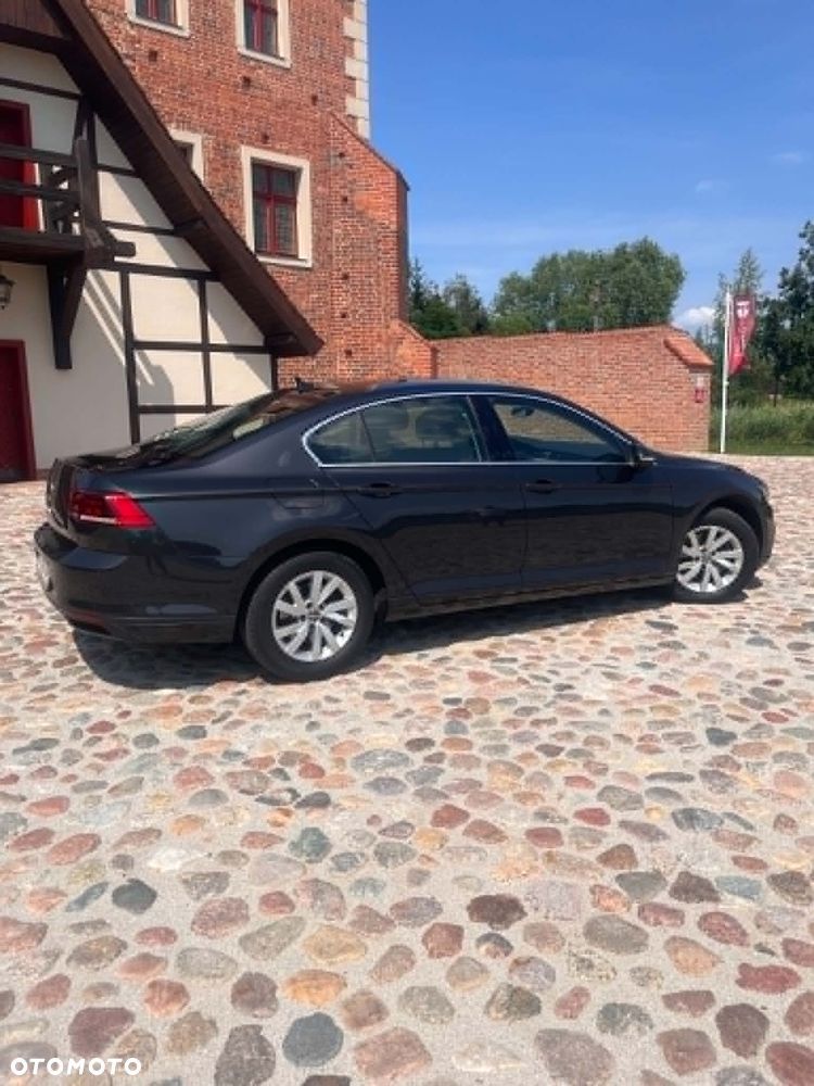 Volkswagen Passat 2.0 TDI SCR DSG Comfortline - 19