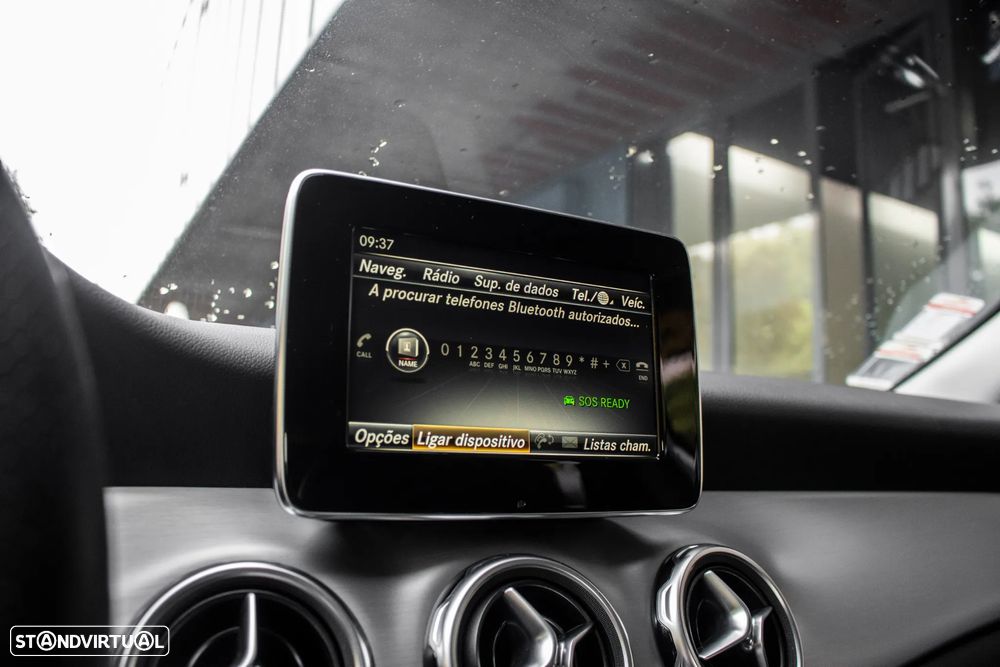 Mercedes-Benz GLA 180 d Urban - 38