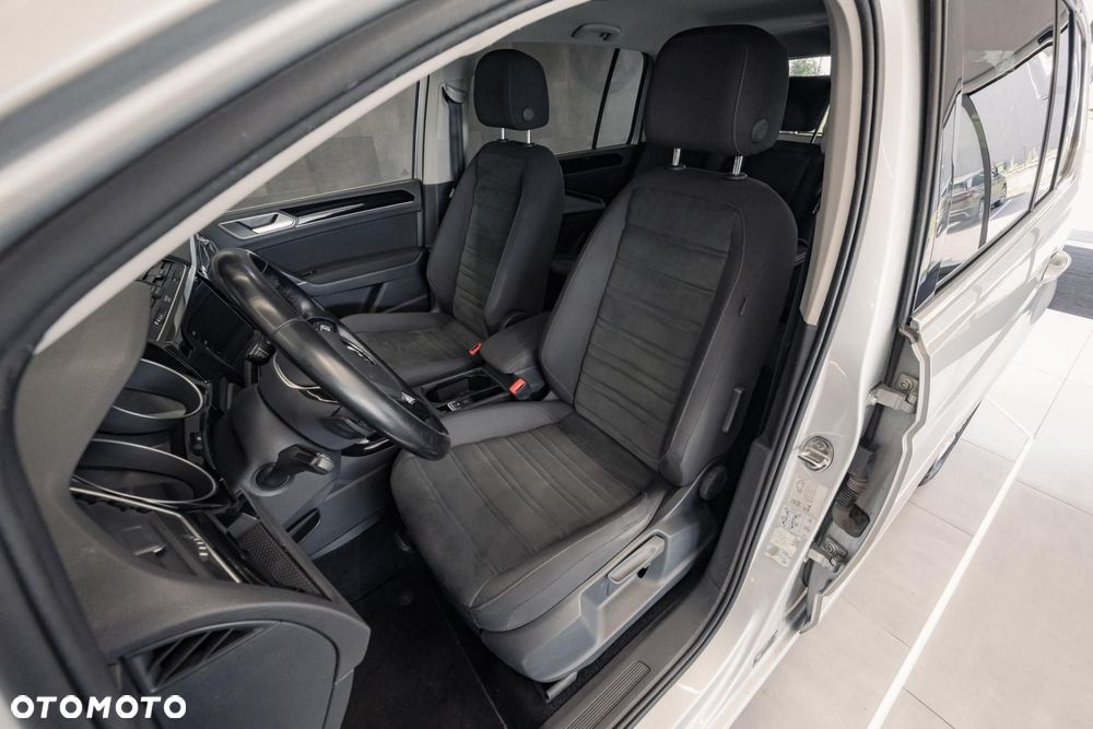 Volkswagen Touran - 13