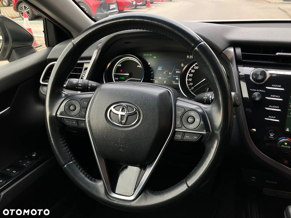 Toyota Camry - 24