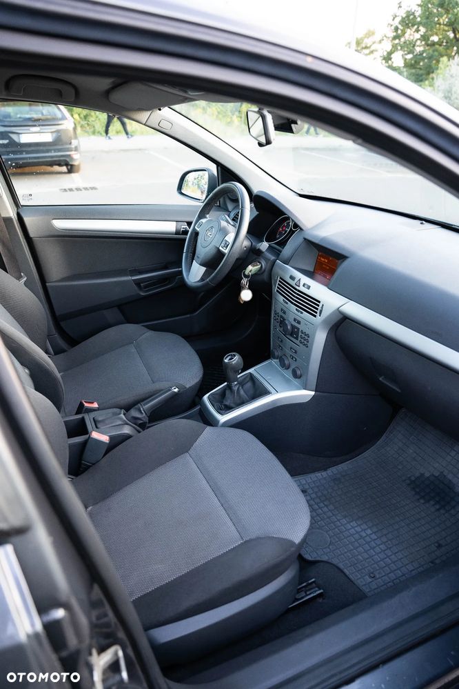 Opel Astra 1.7 CDTI Enjoy - 21