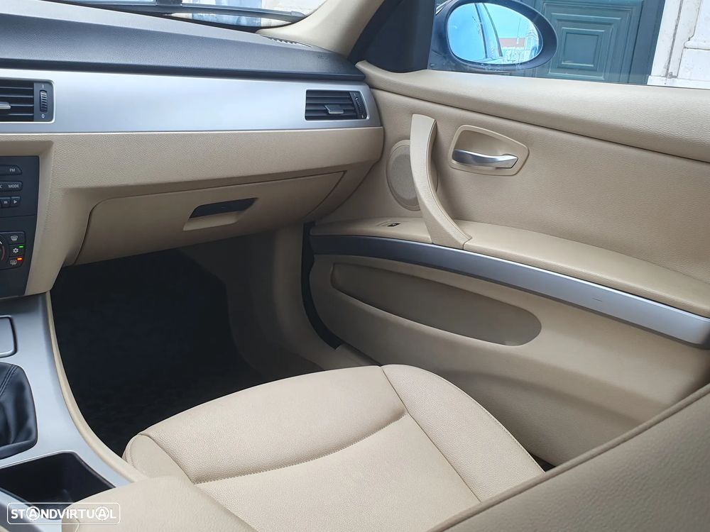 BMW 320 d Exclusive - 21