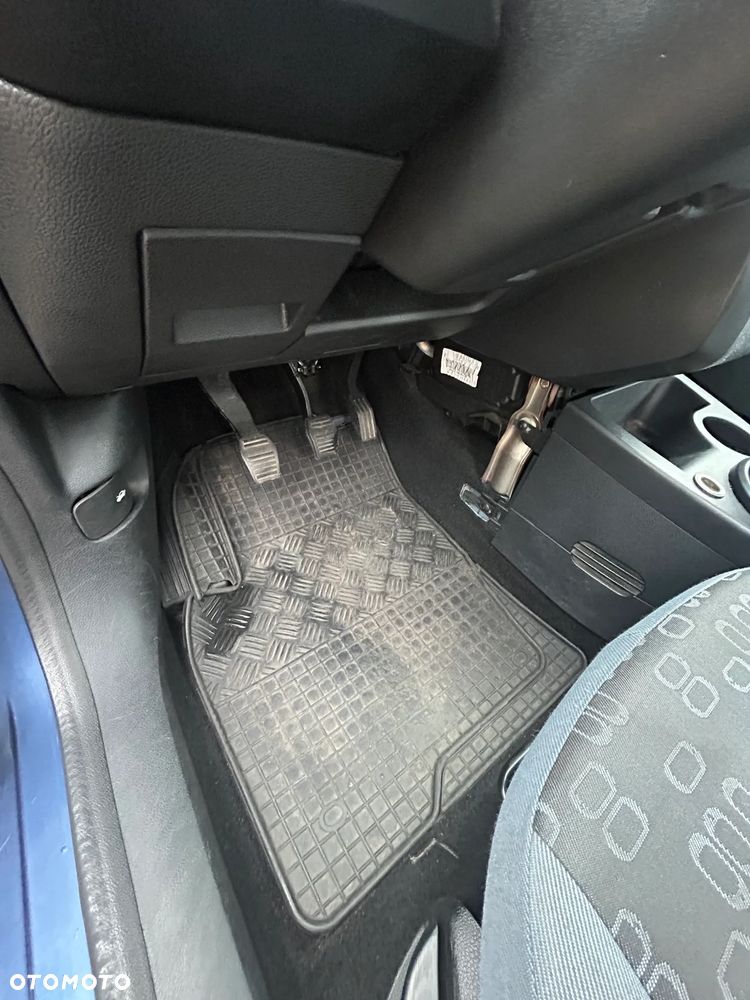 Ford Fiesta 1.3 - 15