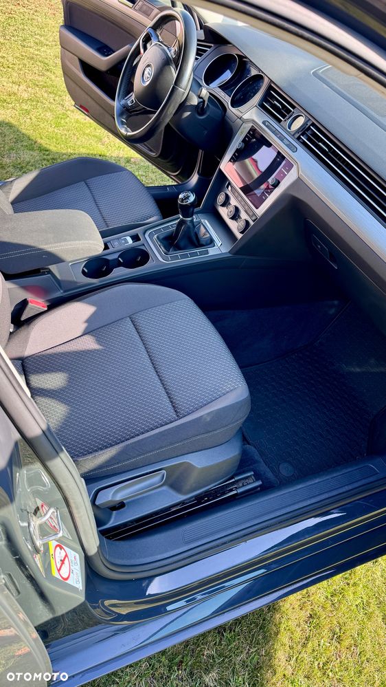 Volkswagen Passat - 5