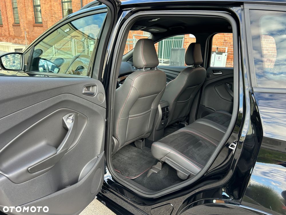 Ford Kuga 1.5 EcoBoost 2x4 ST-Line - 23