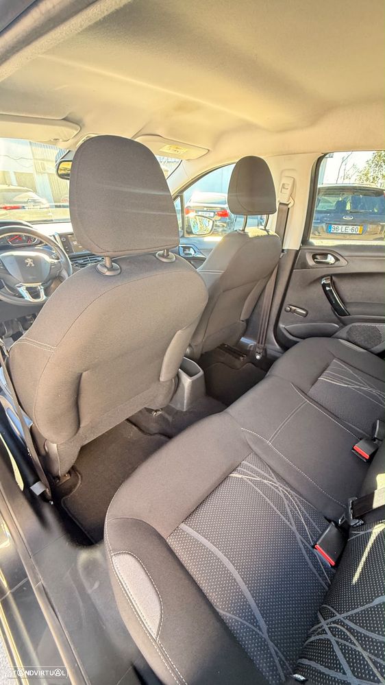 Peugeot 208 1.2 PureTech Style - 3