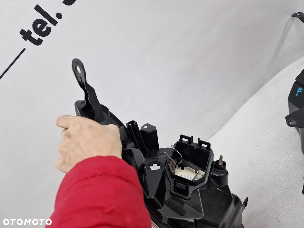 RENAULT TWINGO 2 II 07-12 LEWA / PRAWA LAMPA PRZEDNIA PRZÓD JASNA , NR AUKCJI LA401 - 10