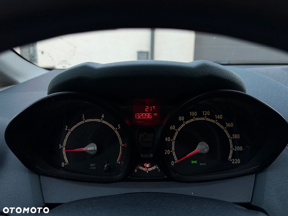 Ford Fiesta 1.25 Titanium - 10
