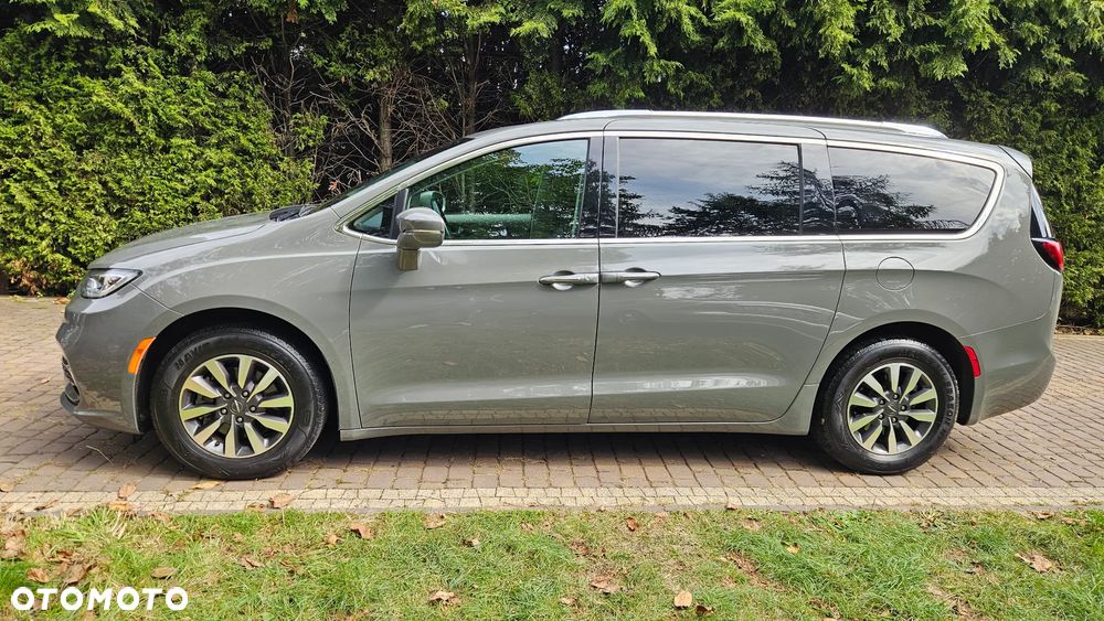 Chrysler Pacifica - 5