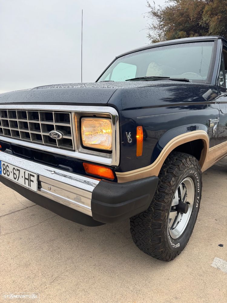 Ford Bronco - 10