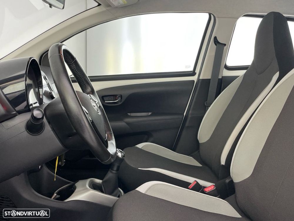 Toyota Aygo 1.0 X-Play+AC - 17