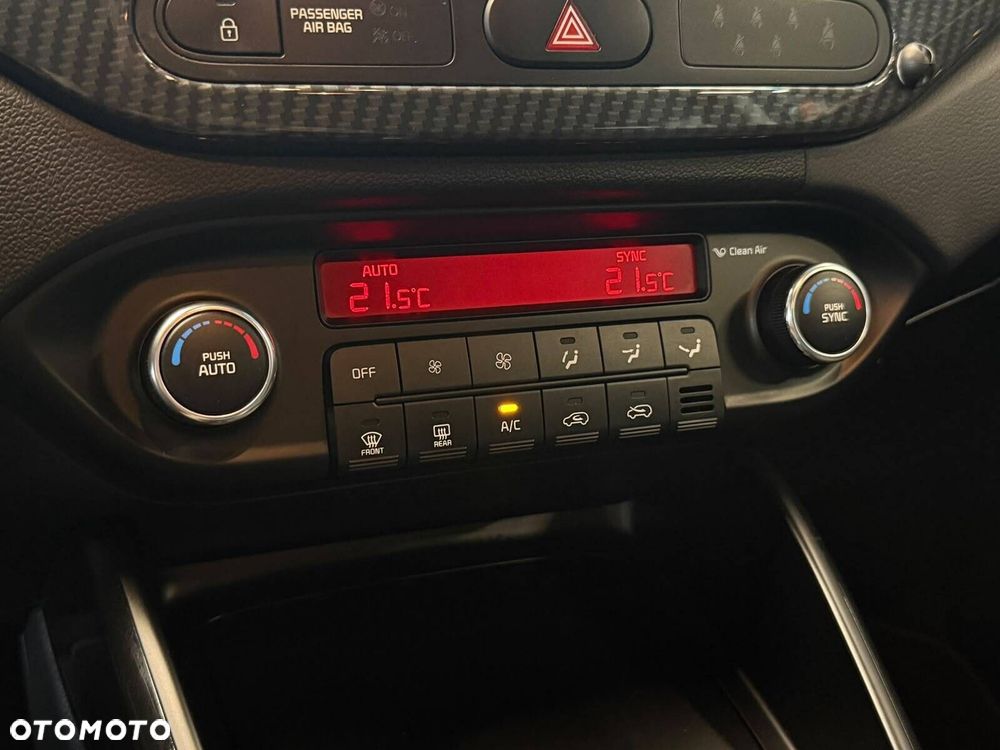 Kia Carens 2017
