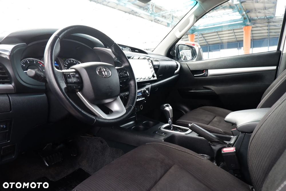 Toyota Hilux 2.4 D-4D Double Cab SR 4x4 - 12