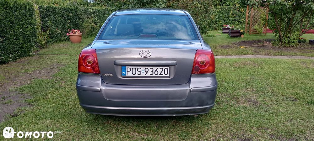 Toyota Avensis - 5