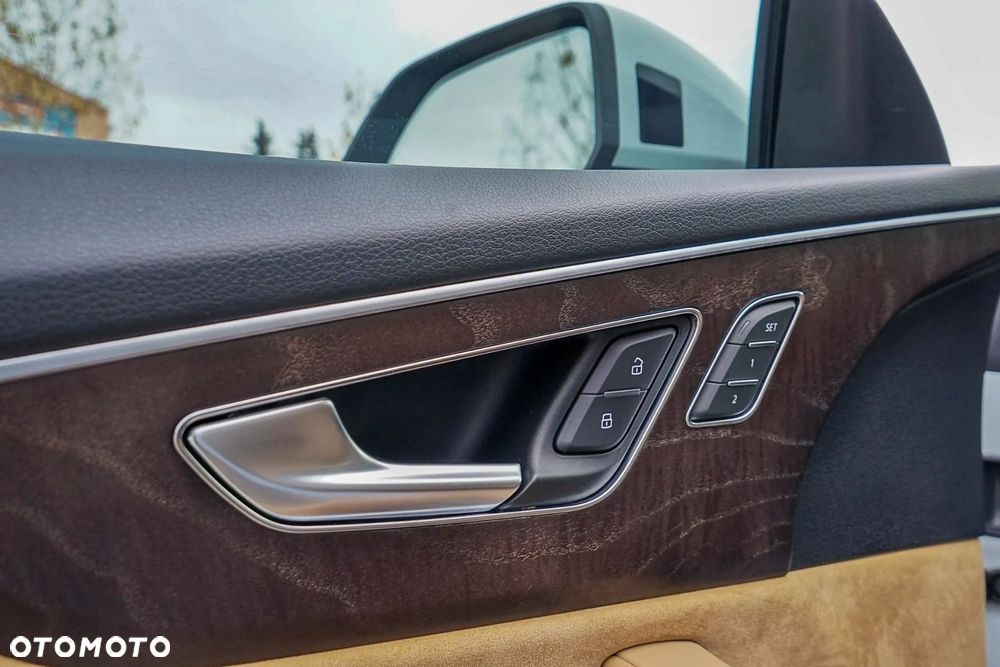 Audi Q8 SUV TFSI quattro 250 kW tiptronic S line business - 27