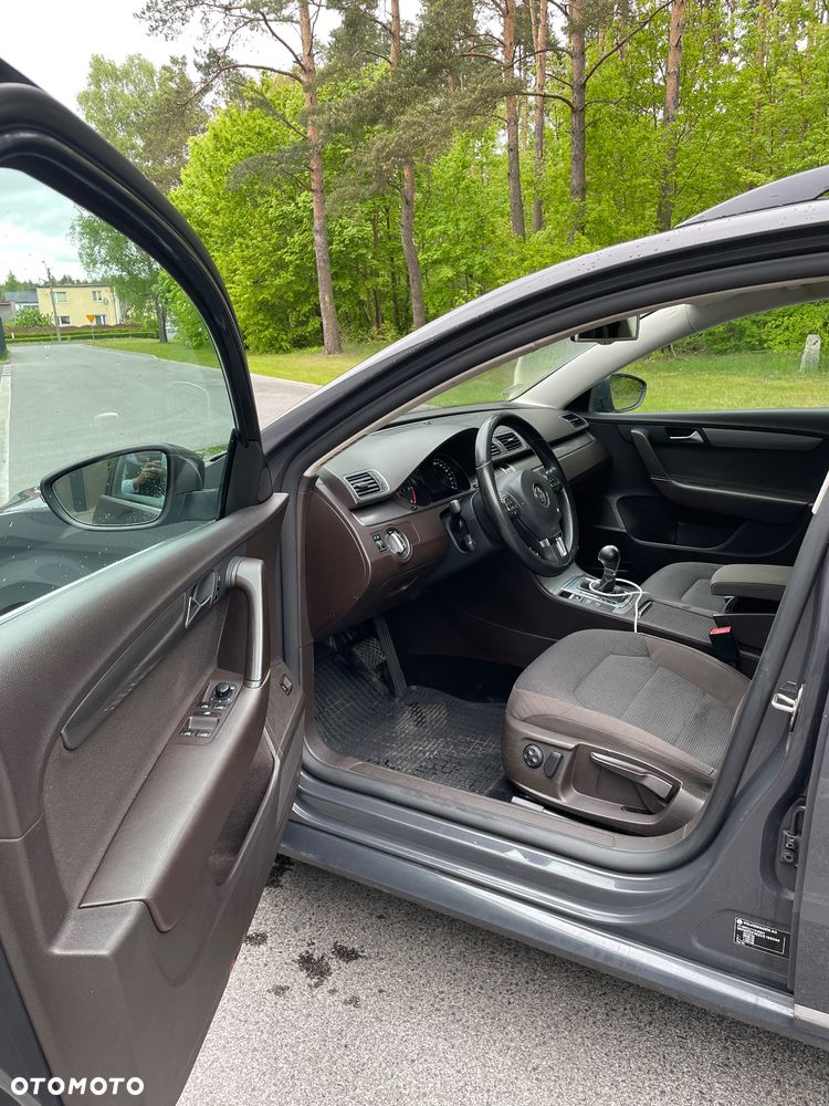 Volkswagen Passat 2.0 TDI Comfortline DSG - 17
