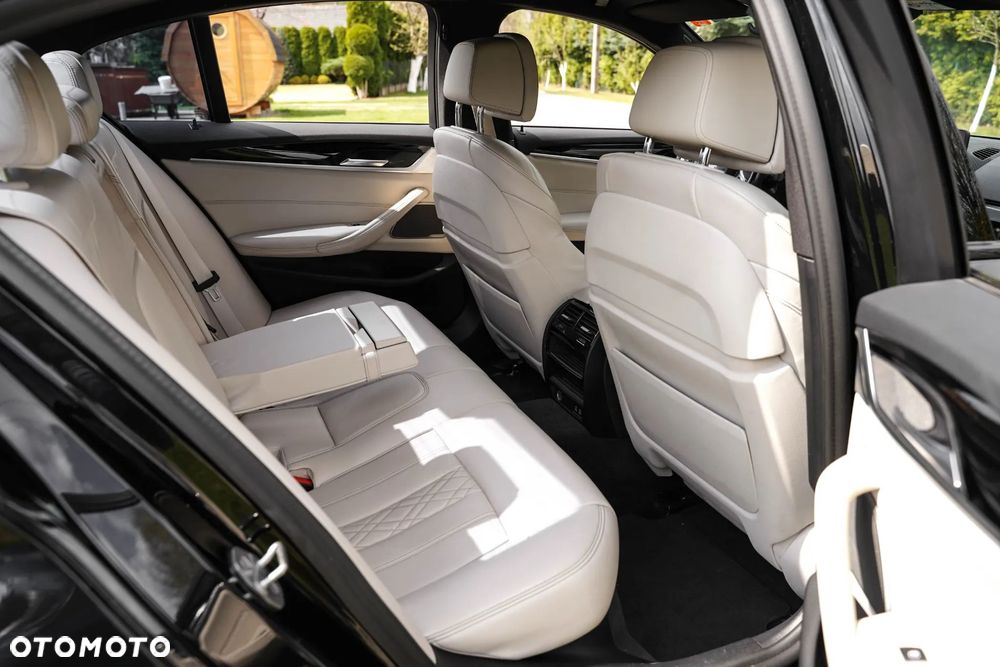 BMW Seria 5 540d xDrive mHEV M Sport sport - 26