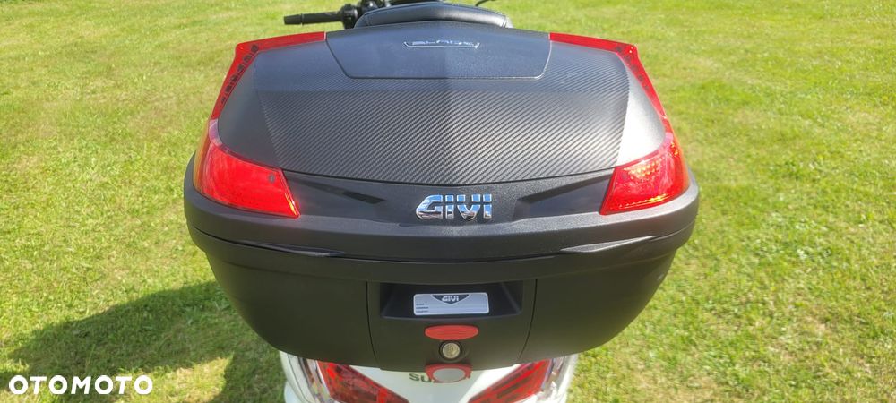 Suzuki Burgman - 14