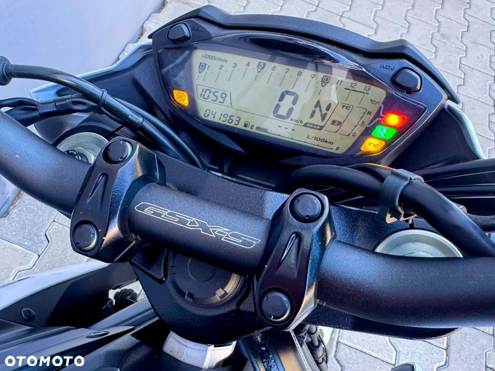 Suzuki GSX - 18