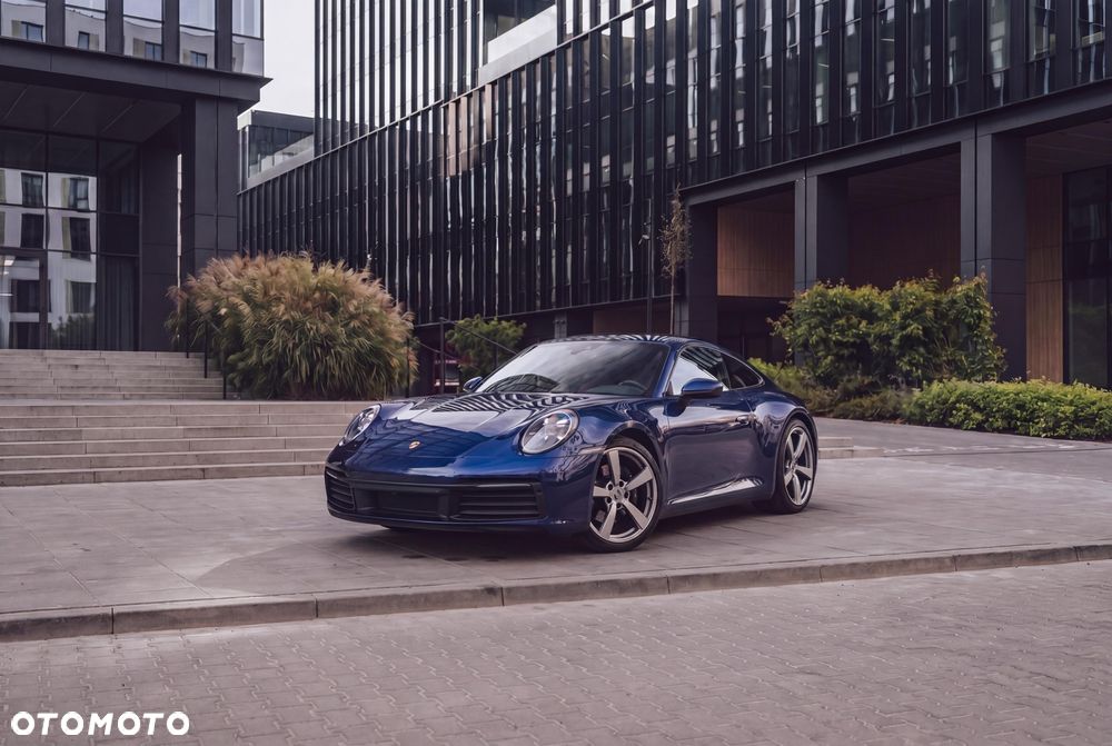Porsche 911 Carrera - 8
