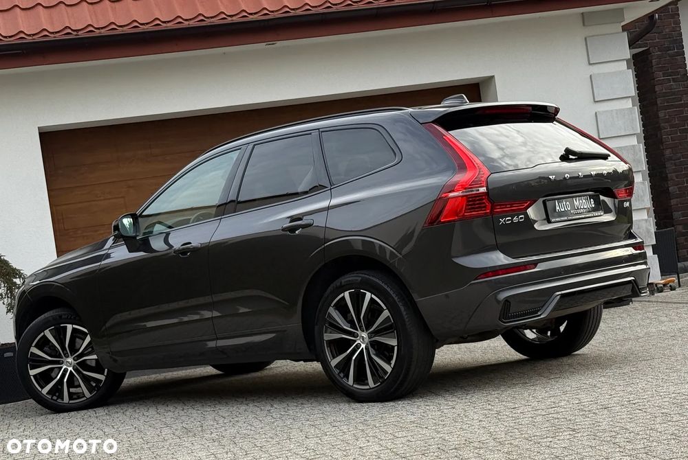 Volvo XC 60 B4 D AWD Plus Dark - 8