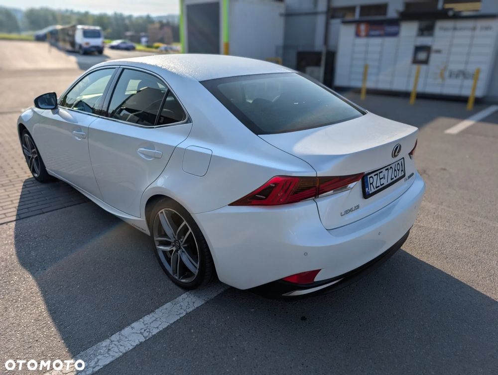 Lexus IS - 5