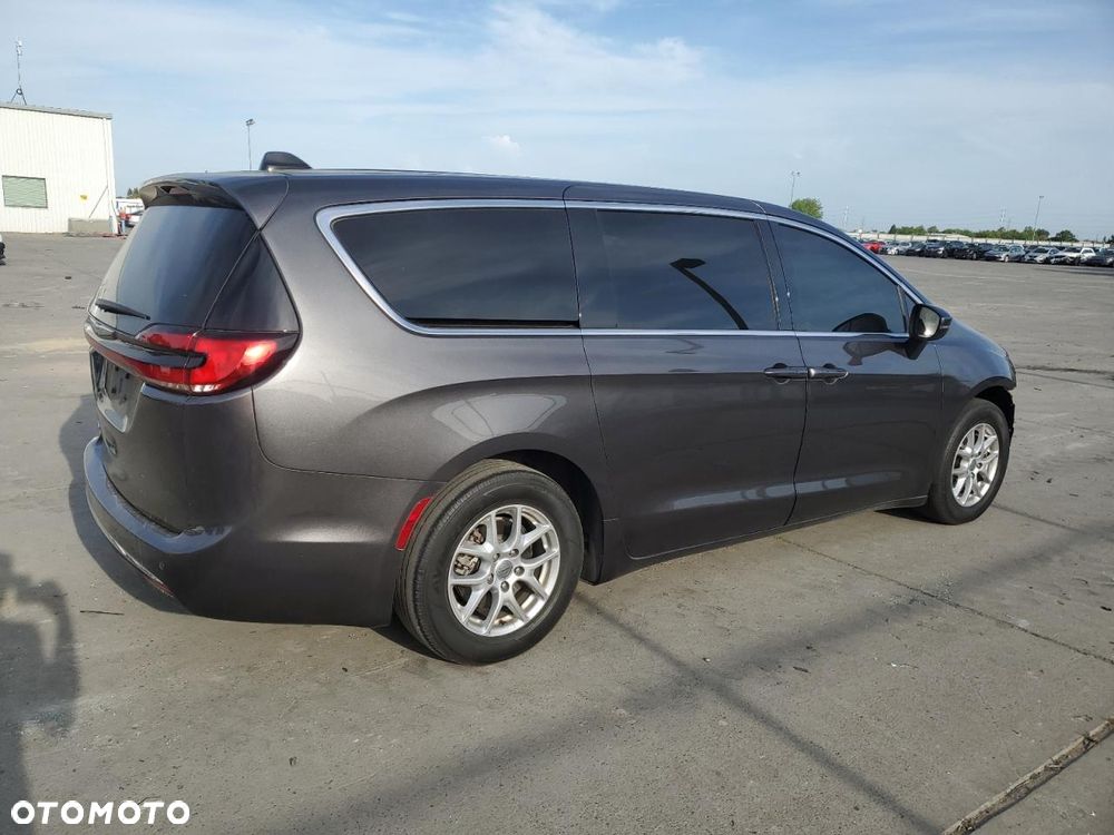 Chrysler Pacifica - 4