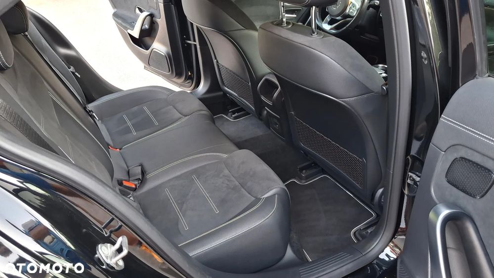 Mercedes-Benz Klasa A 200 7G-DCT Lim Special Edition - 32