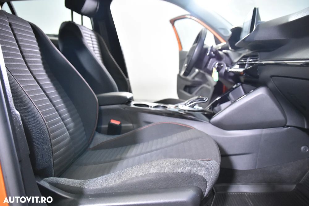 Peugeot 2008 - 11