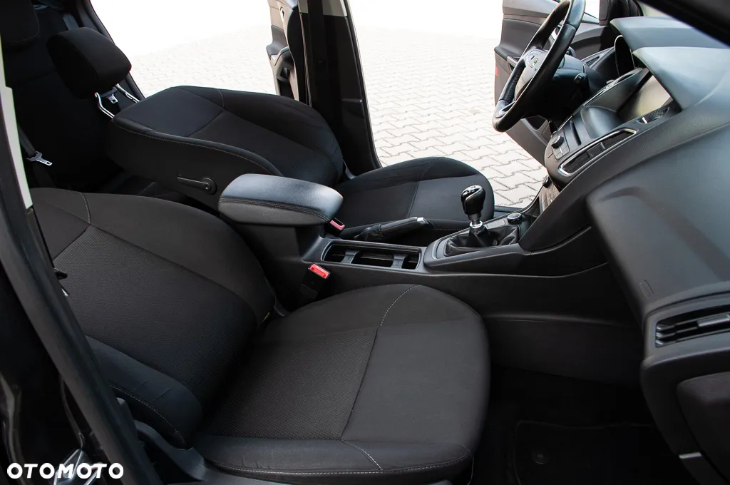 Ford Focus 1.5 EcoBlue Start-Stopp-System TITANIUM - 5