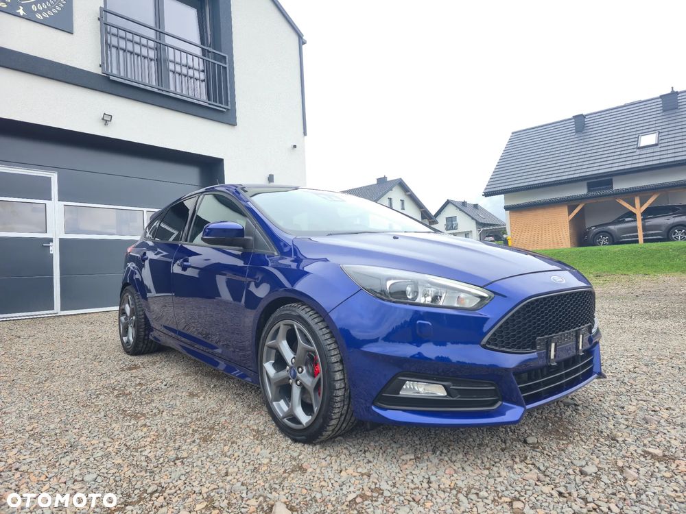 Ford Focus 2.0 EcoBoost ST mit Leder-Exclusiv-Paket - 2