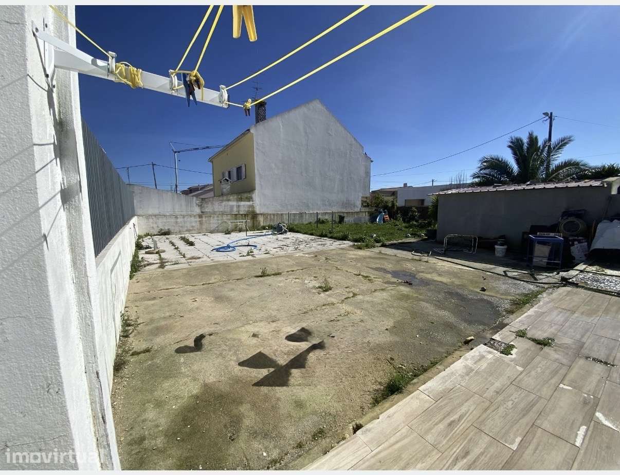 Oportunidade Rara|Terreno Urbano 300 m² numa Zona em Forte Valorização - Grande imagem: 2/3