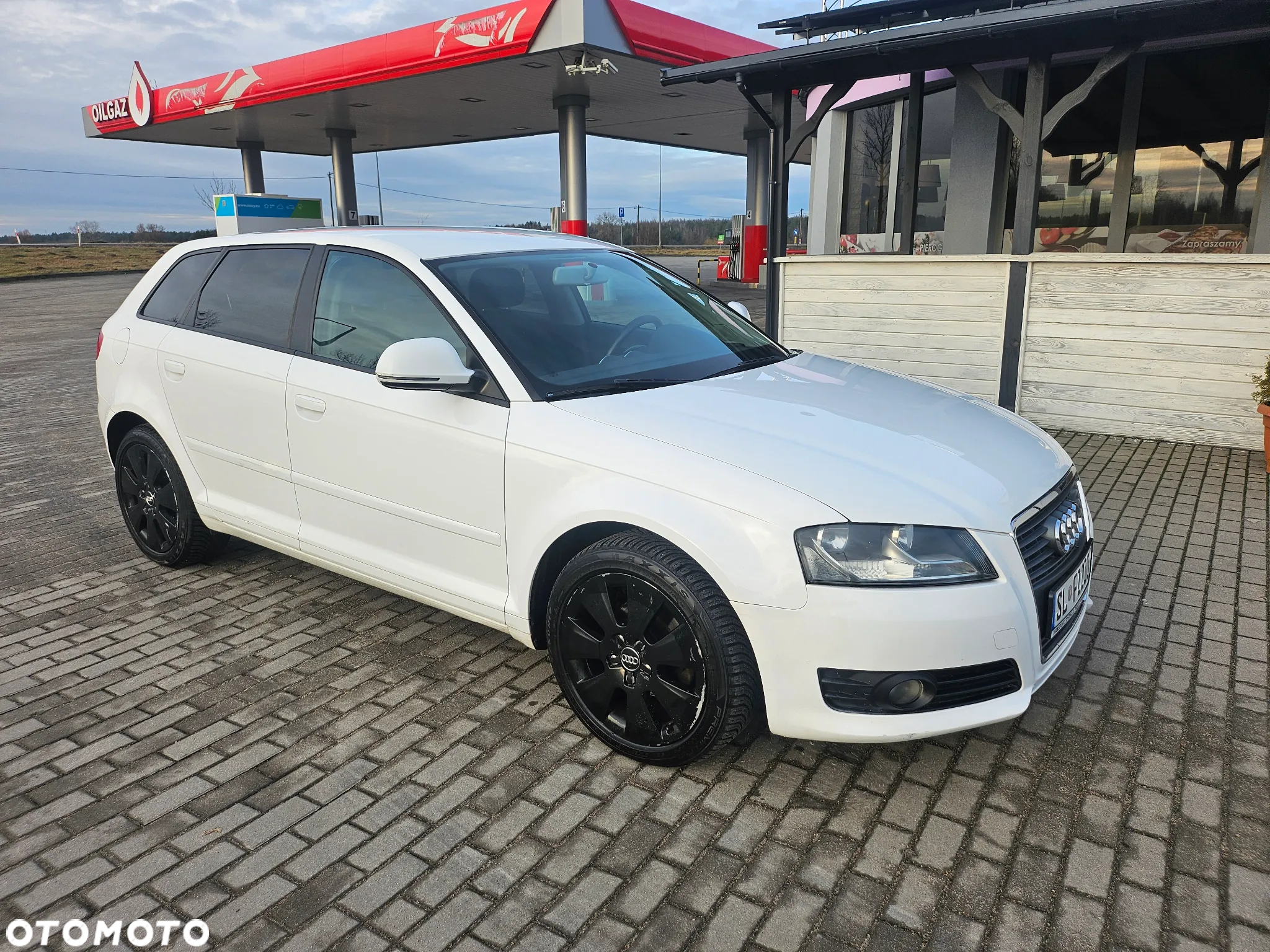 Audi A3 1.6 TDI Sportback DPF Ambiente - 4